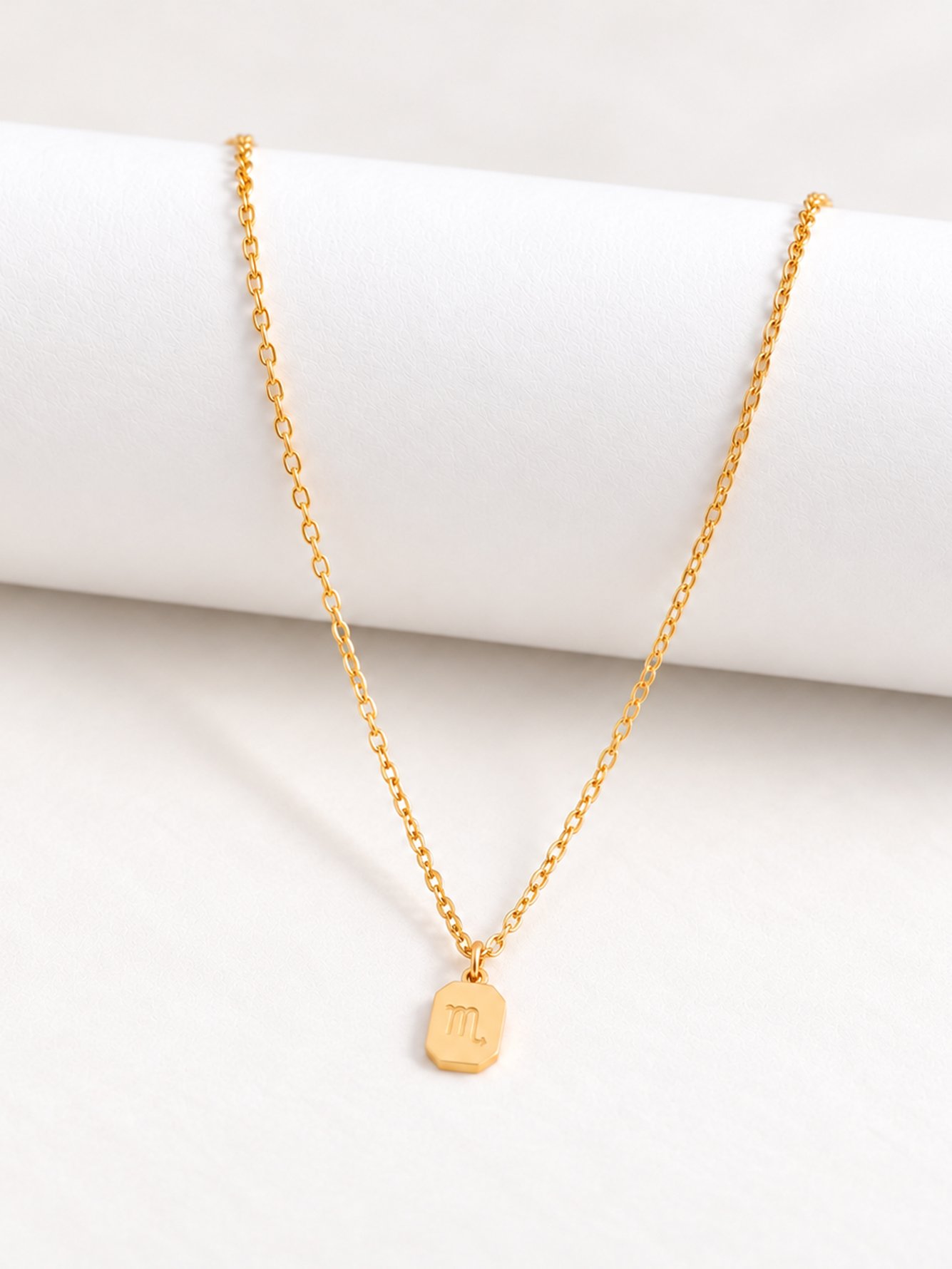 Gold Graphic Pendant Necklace