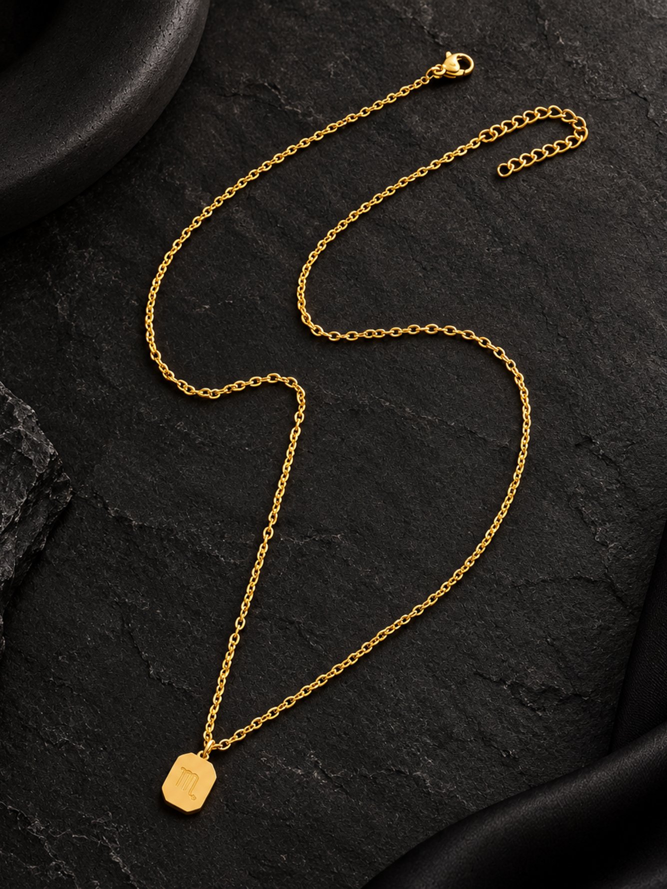 Gold Graphic Pendant Necklace