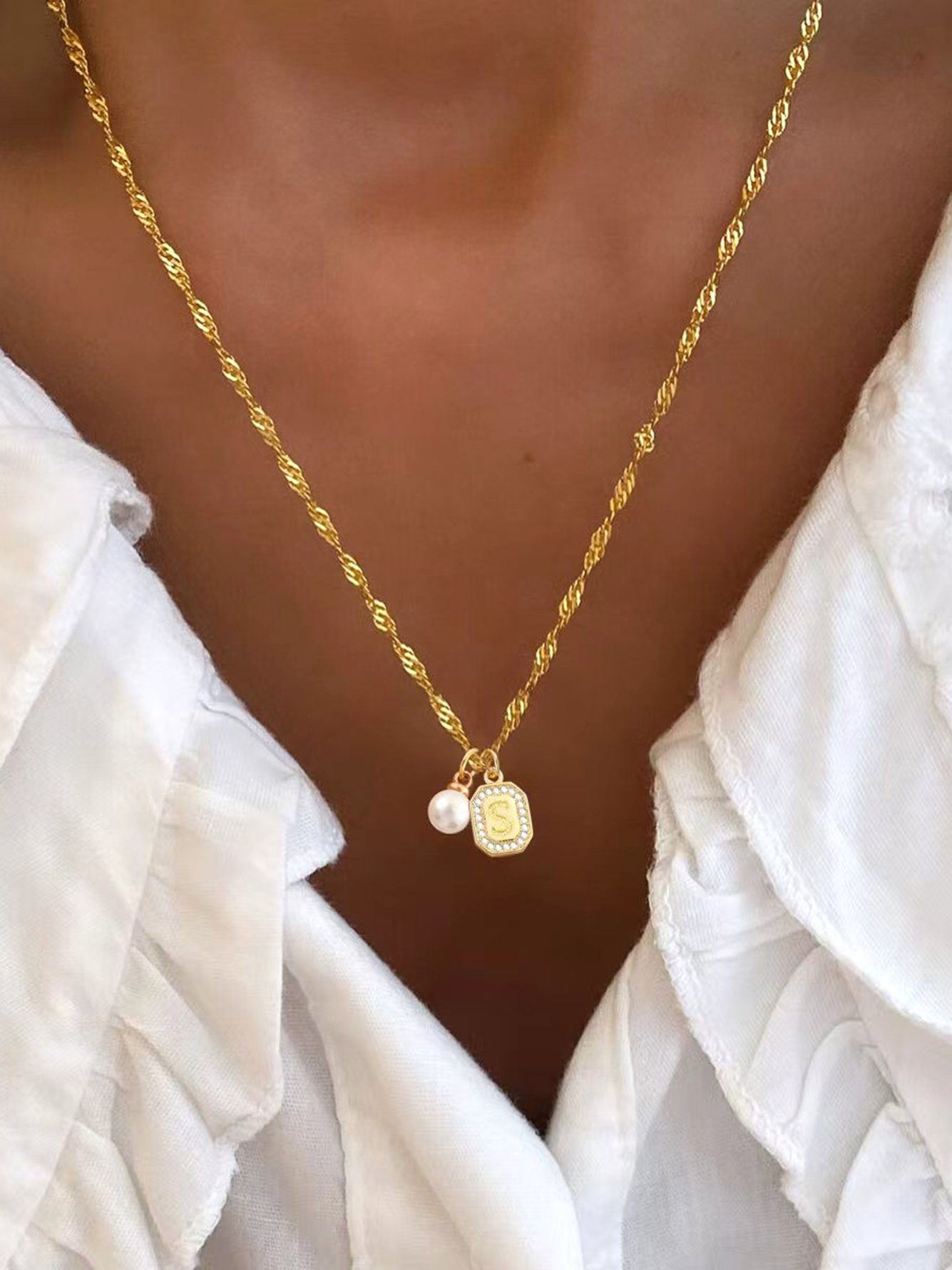 Gold Solid Pendant Necklace