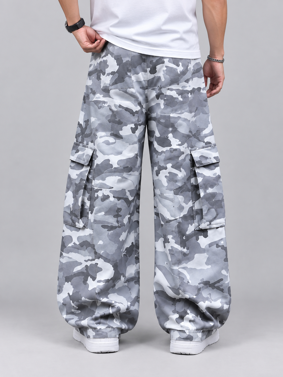 Grey Solid Relaxed Trousers