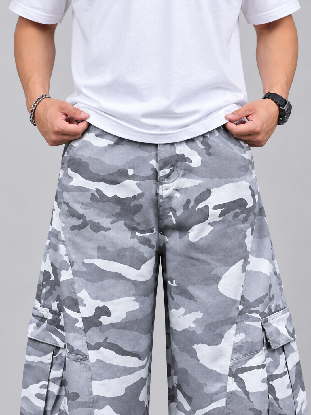 Grey Solid Relaxed Trousers