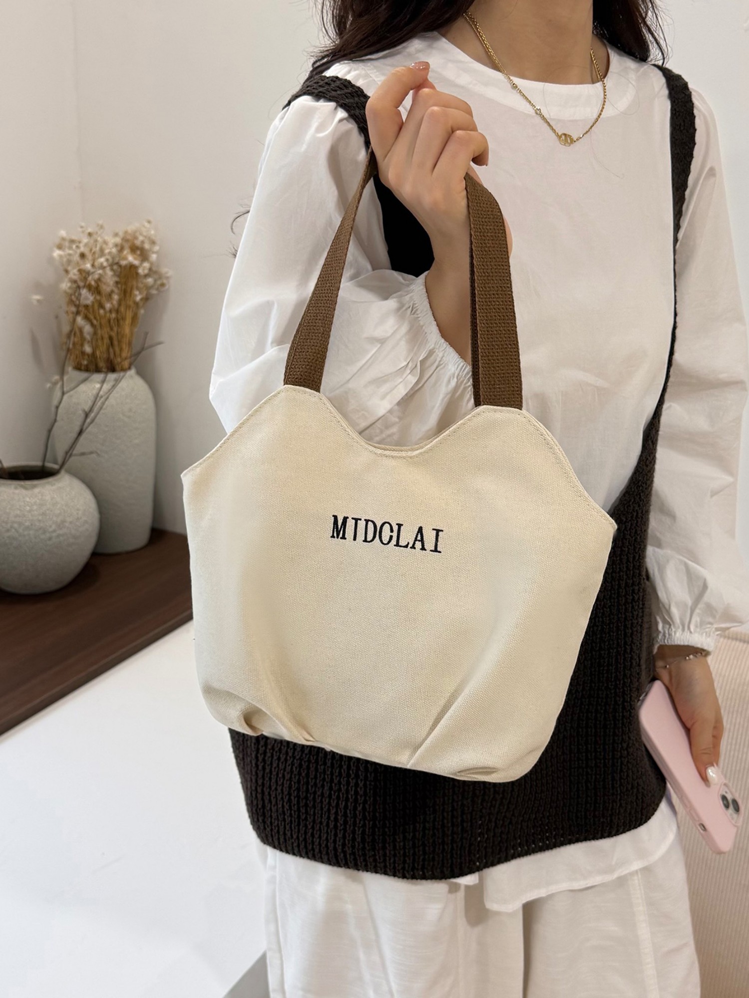Beige Solid Tote with Zip