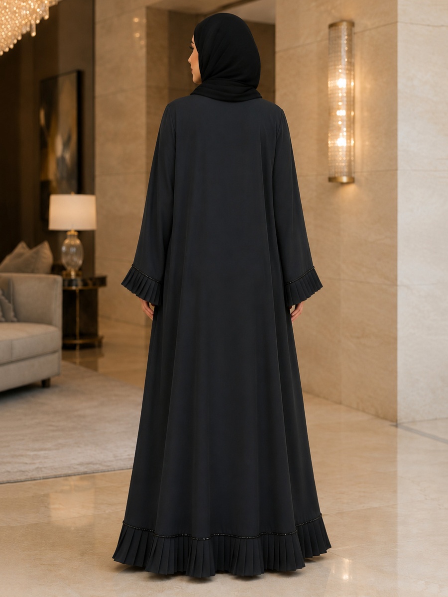 عباية بكسرات وحواف خرز سوداء
