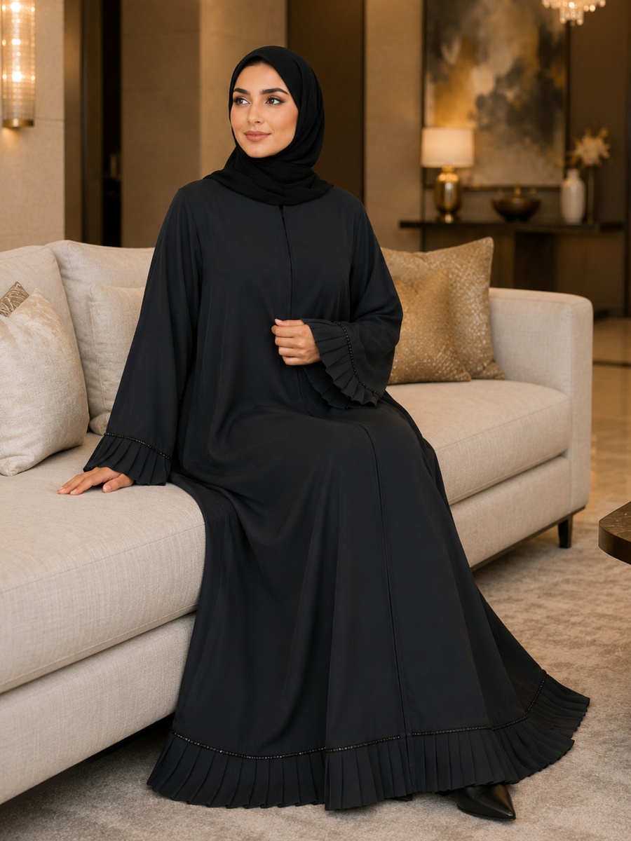 عباية بكسرات وحواف خرز سوداء