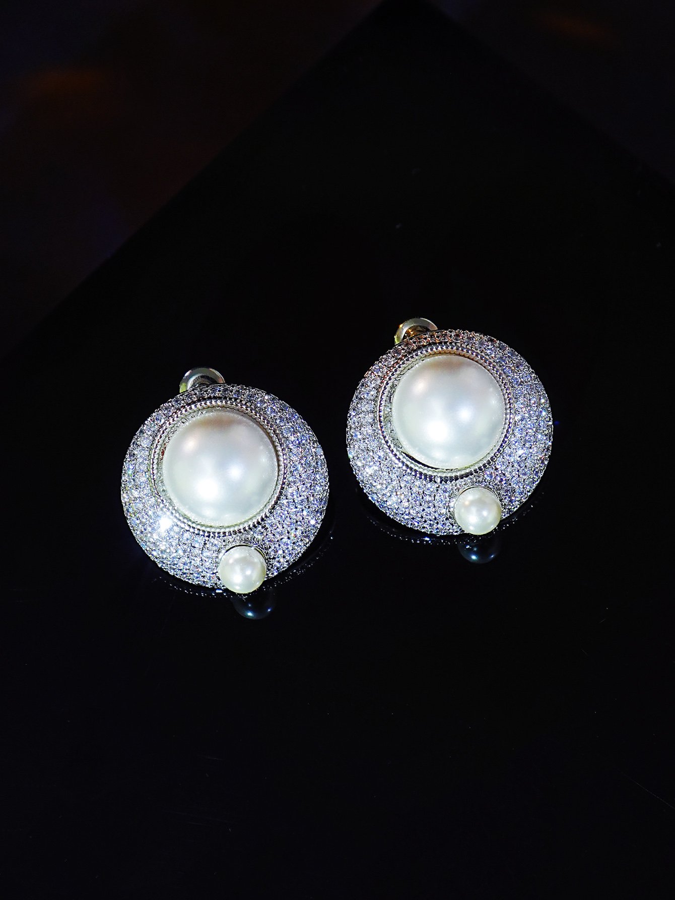 Set of 2 Silver Pearl Stud Earrings