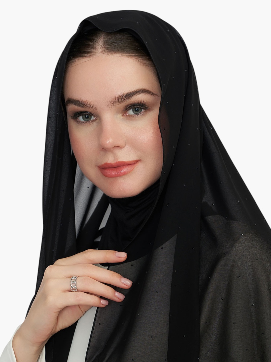 حجاب مزين بالأحجار