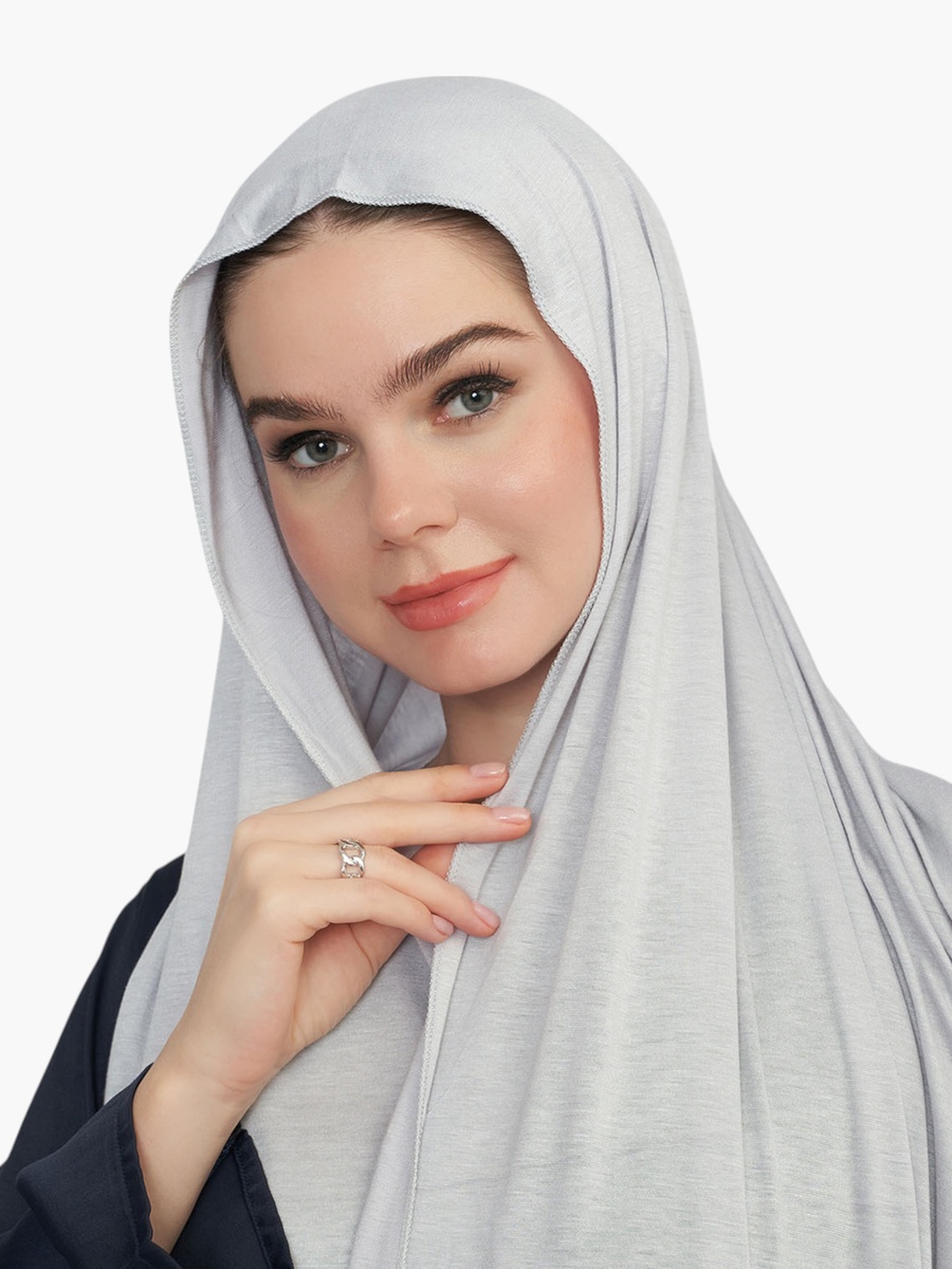 حجاب بلون موحد