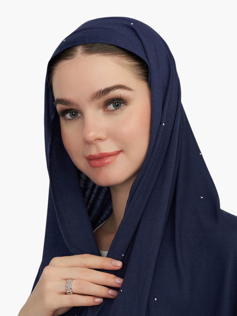 حجاب مزين بالأحجار