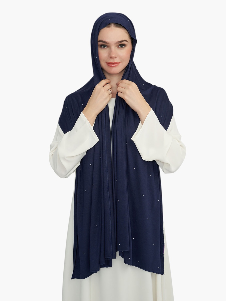 حجاب مزين بالأحجار