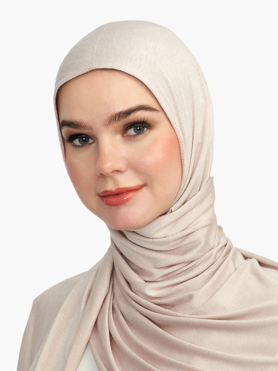 حجاب مزين بالأحجار