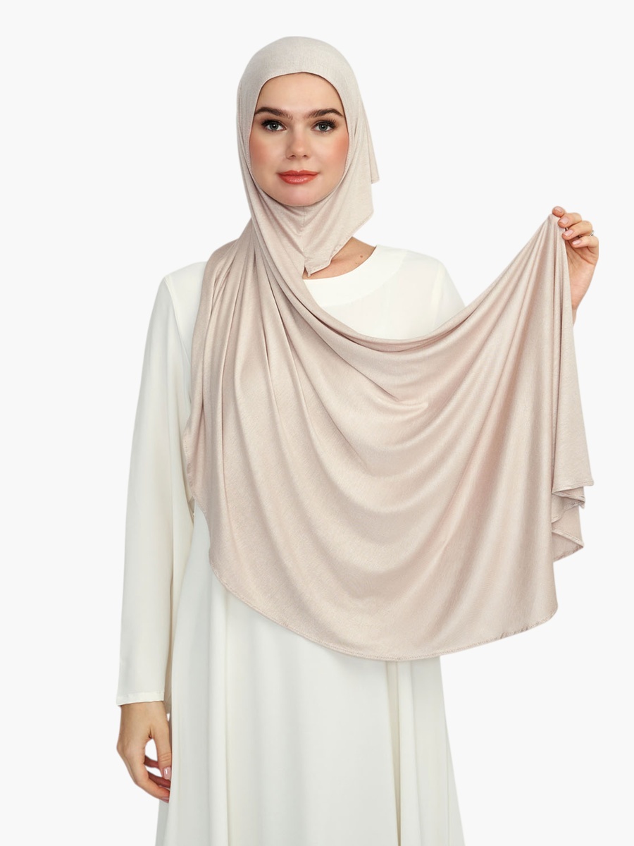 حجاب مزين بالأحجار