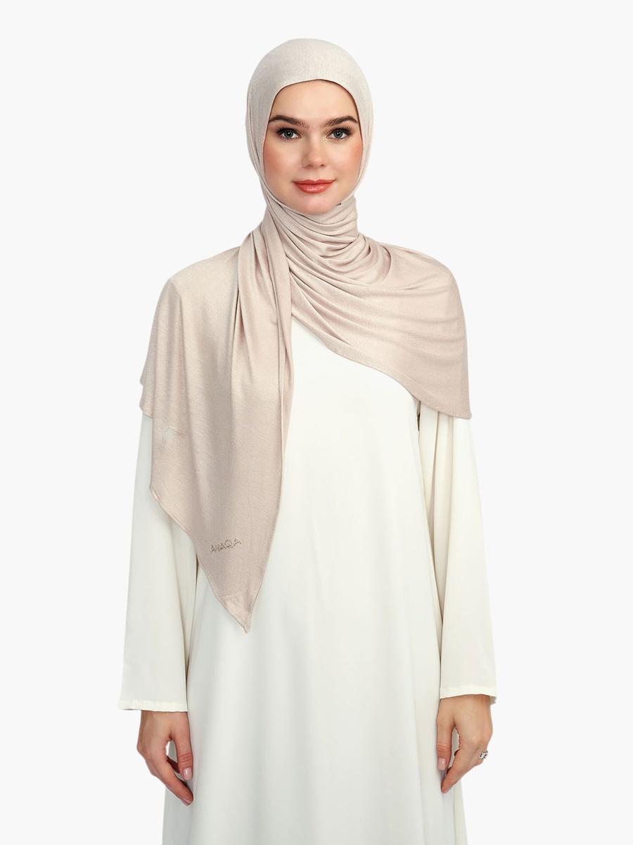 حجاب مزين بالأحجار