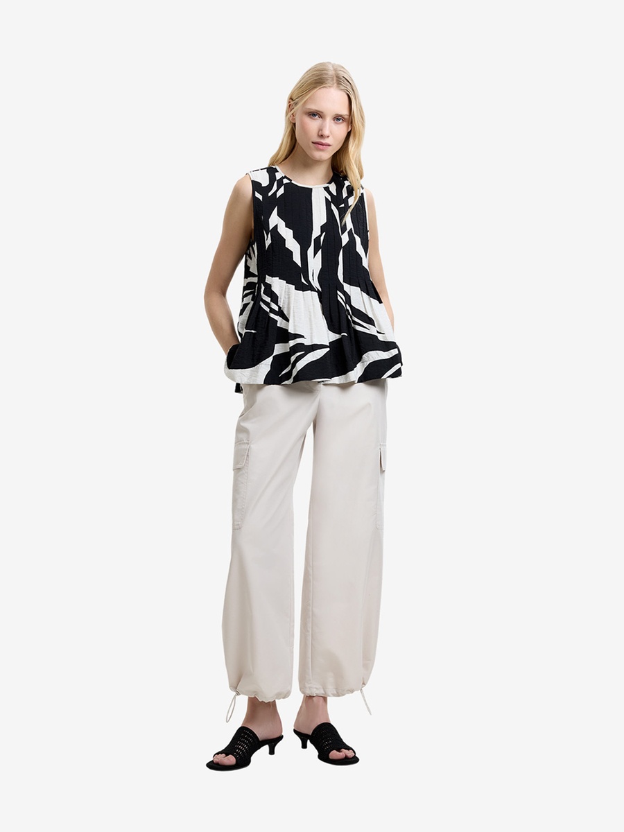 Fold Pleats Sleeveless Top