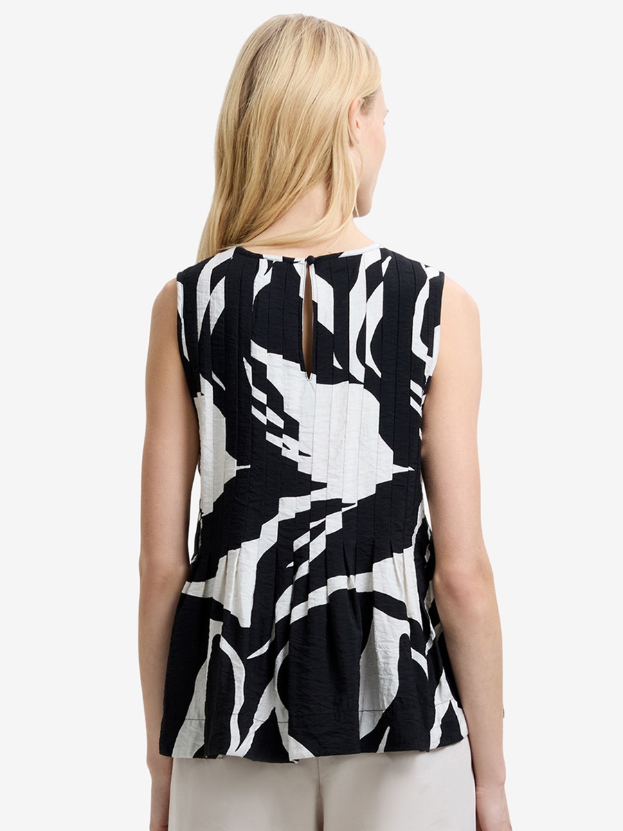 Fold Pleats Sleeveless Top