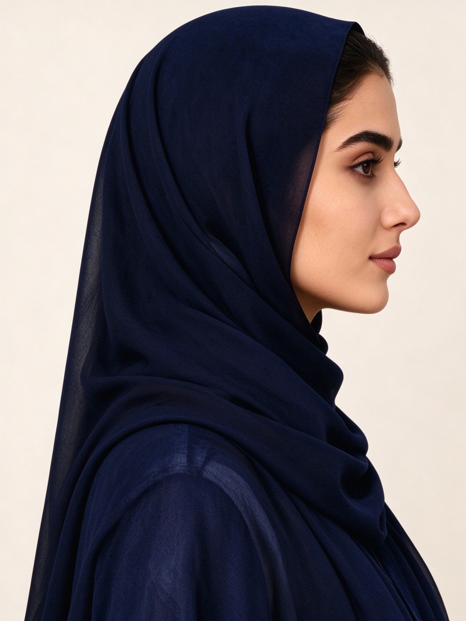حجاب سادة أزرق داكن