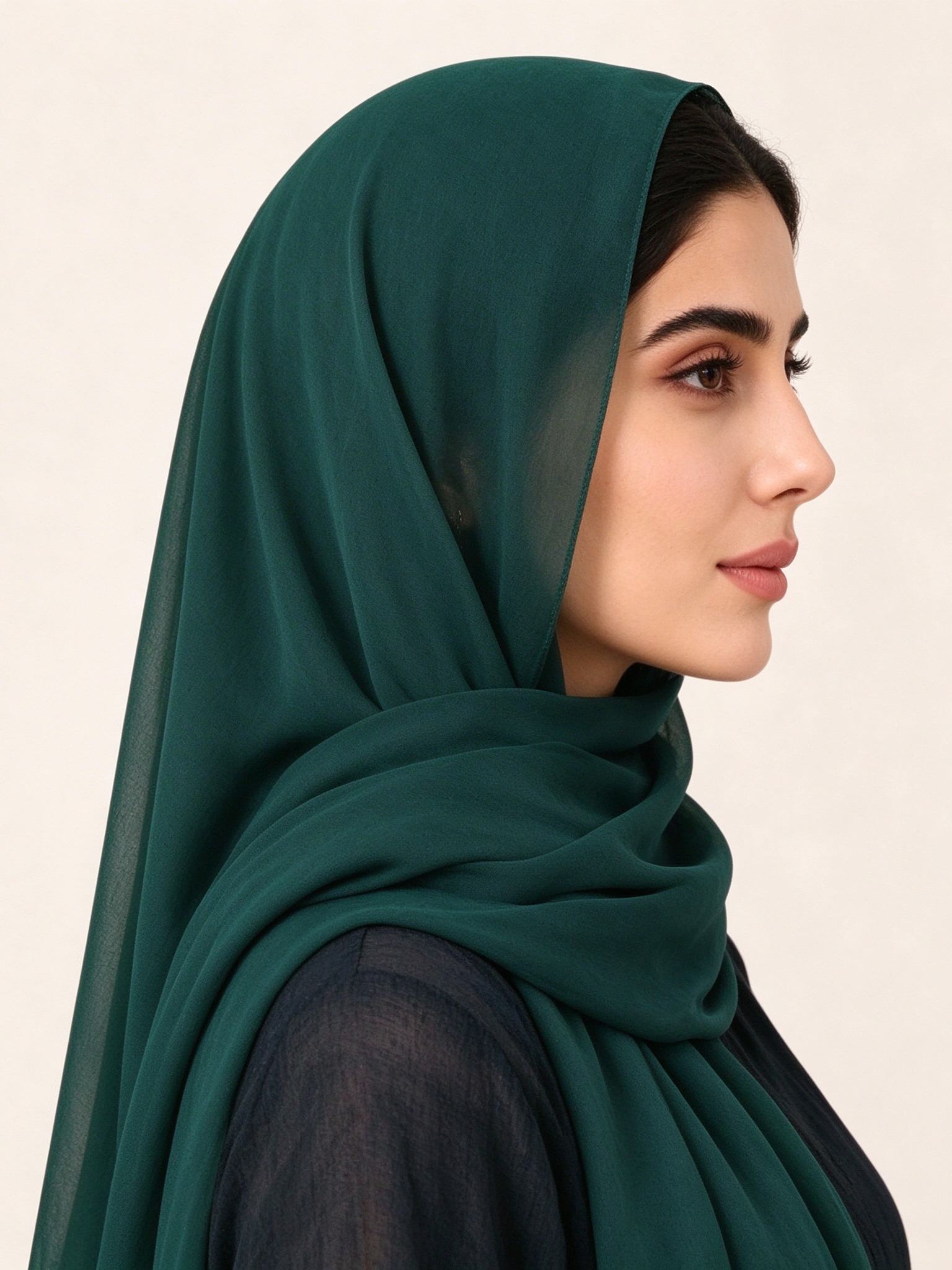 حجاب سادة بلون أخضر داكن