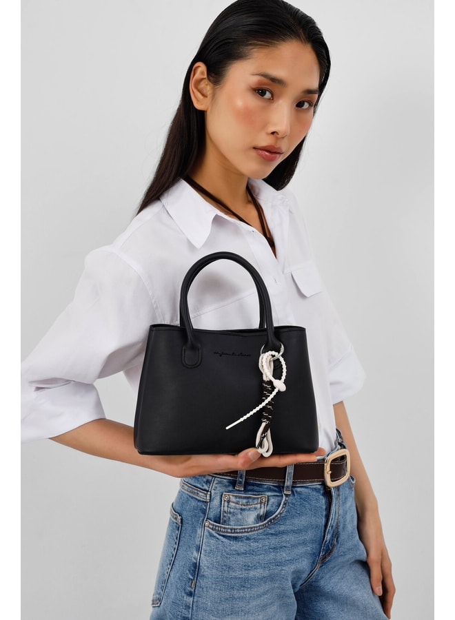Black Handbag with Magnetic Closure