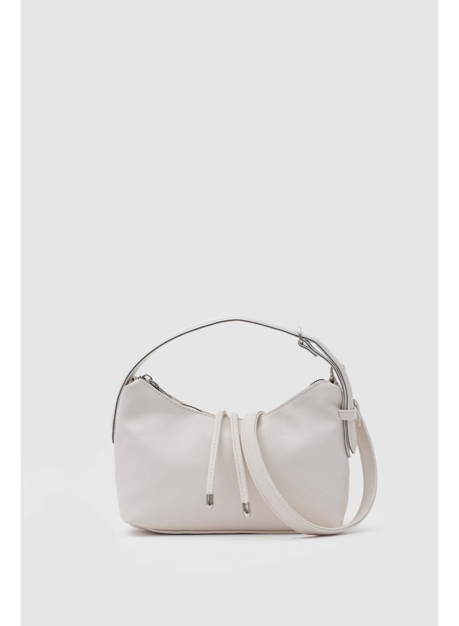 Cream Handbag with Zip Closure