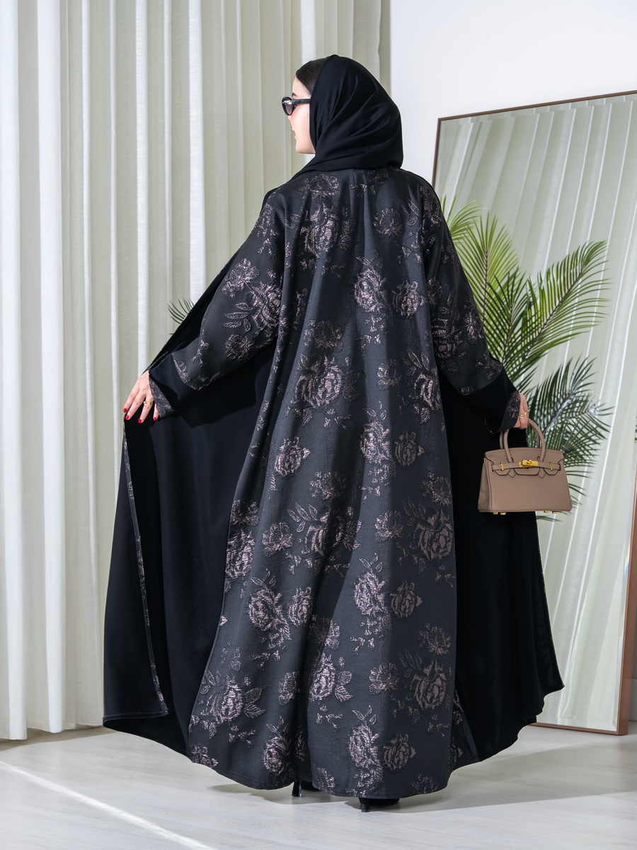 عباية بنمط زهور بلون أسود