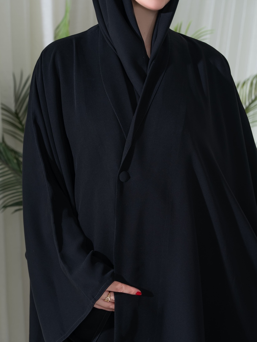 عباية كريب بلون أسود
