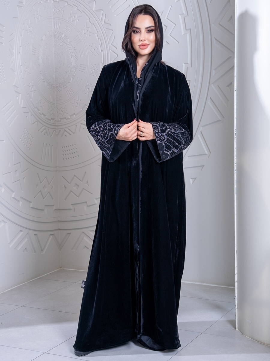 Black Velvet-Look Abaya with Embroidery