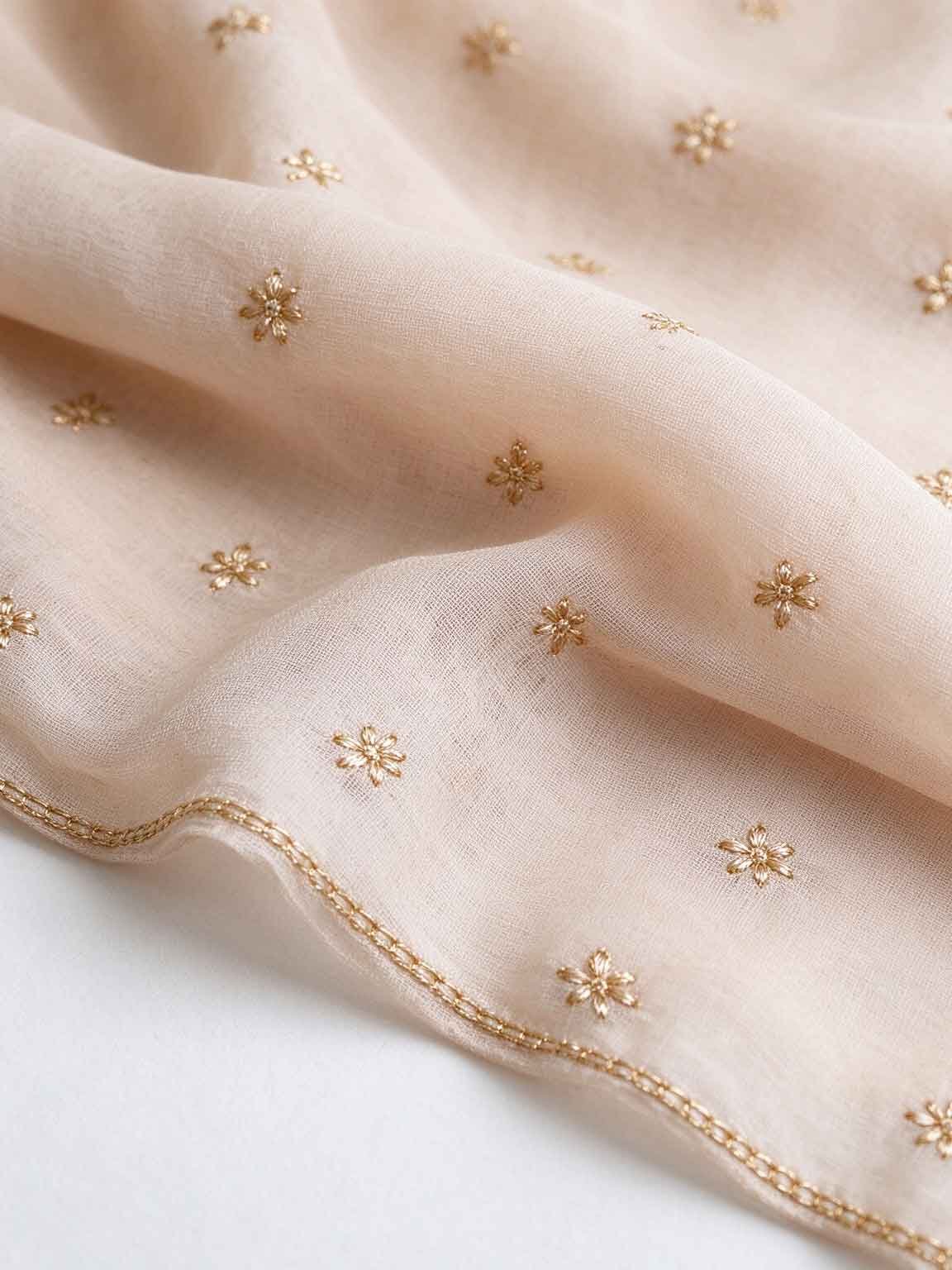 حجاب مطرز بيج