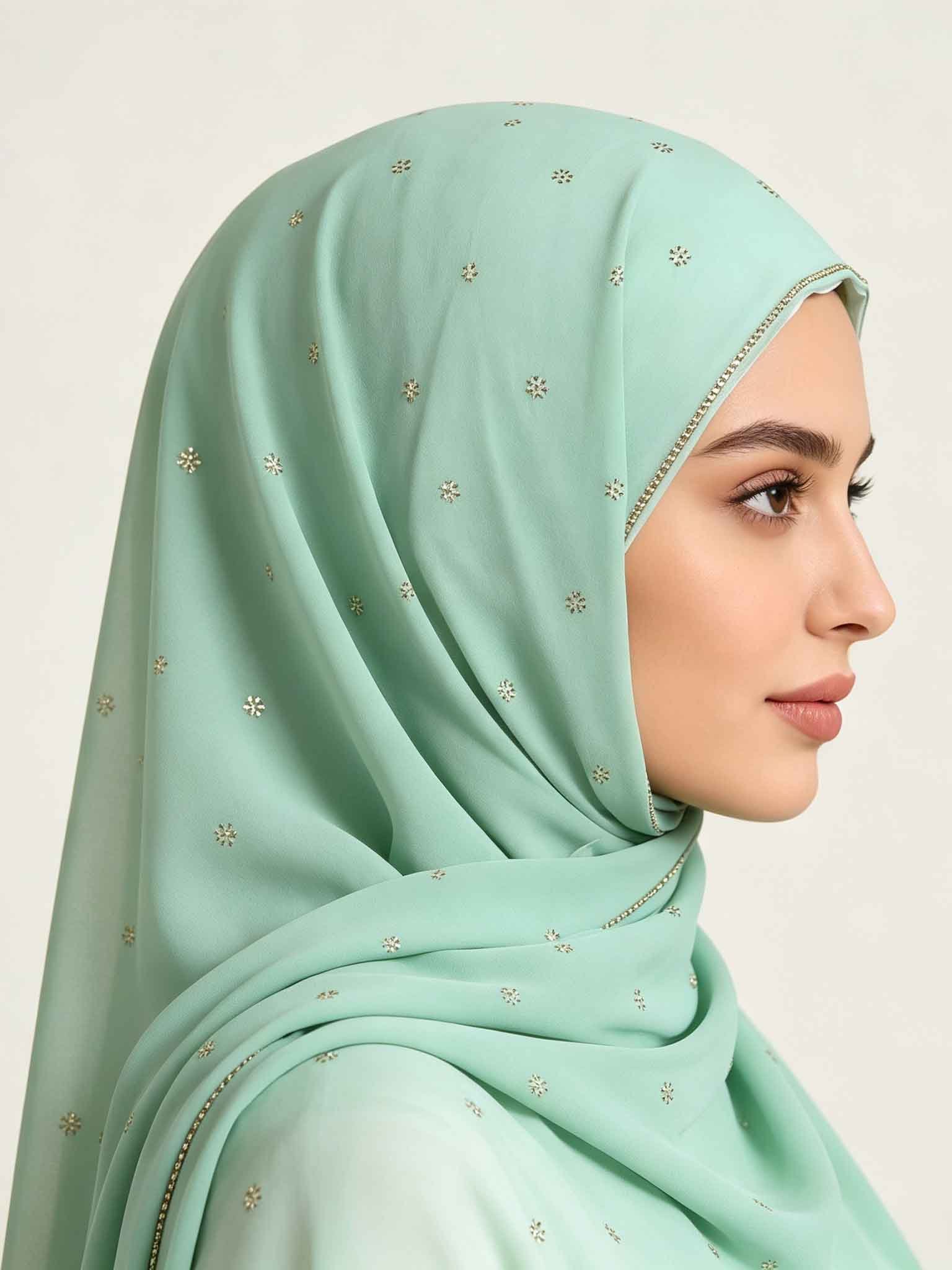 حجاب بتطريز فيروزي