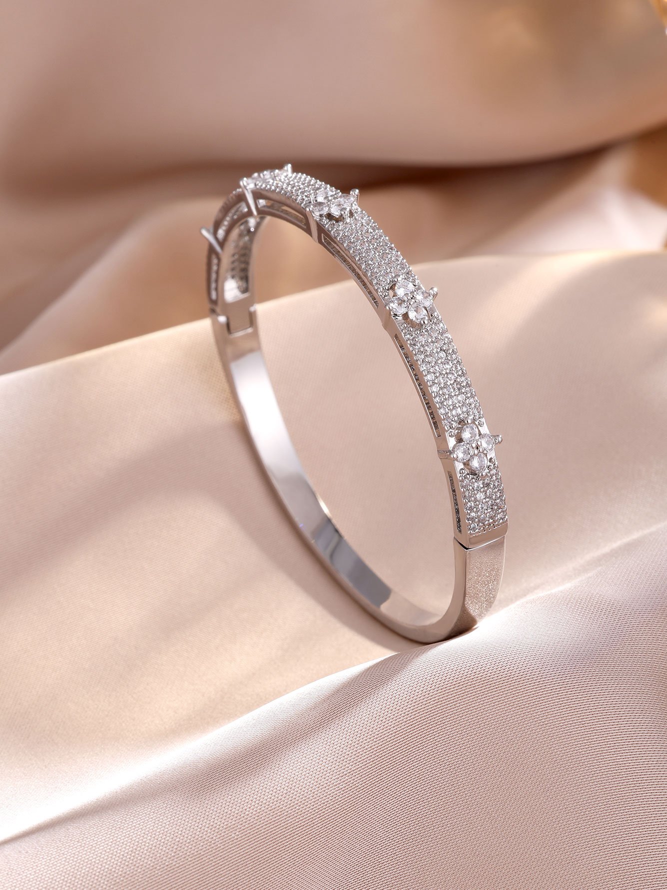 Set of 2 Silver Flower Bangle-Style Bracelet