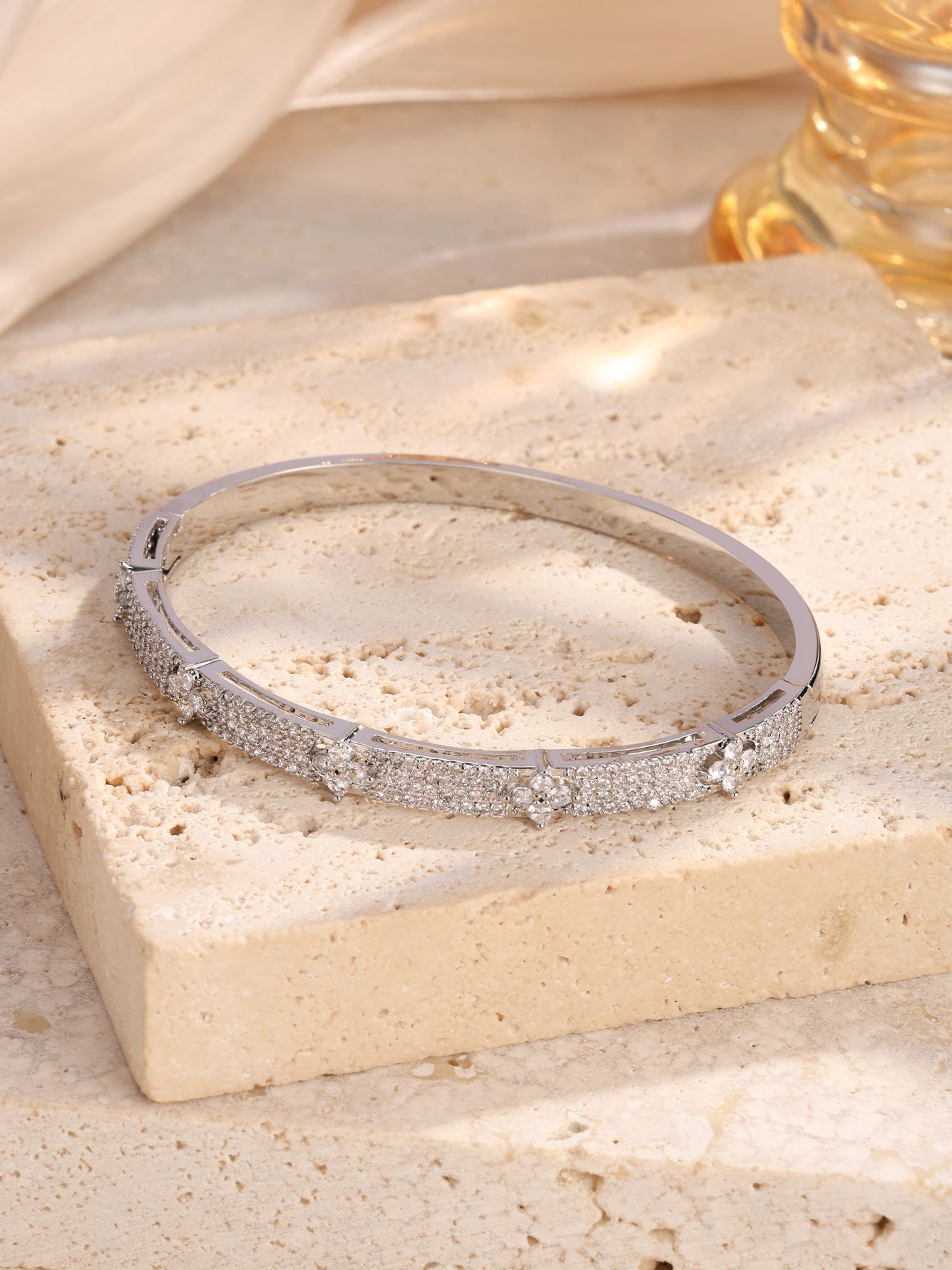 Set of 2 Silver Flower Bangle-Style Bracelet
