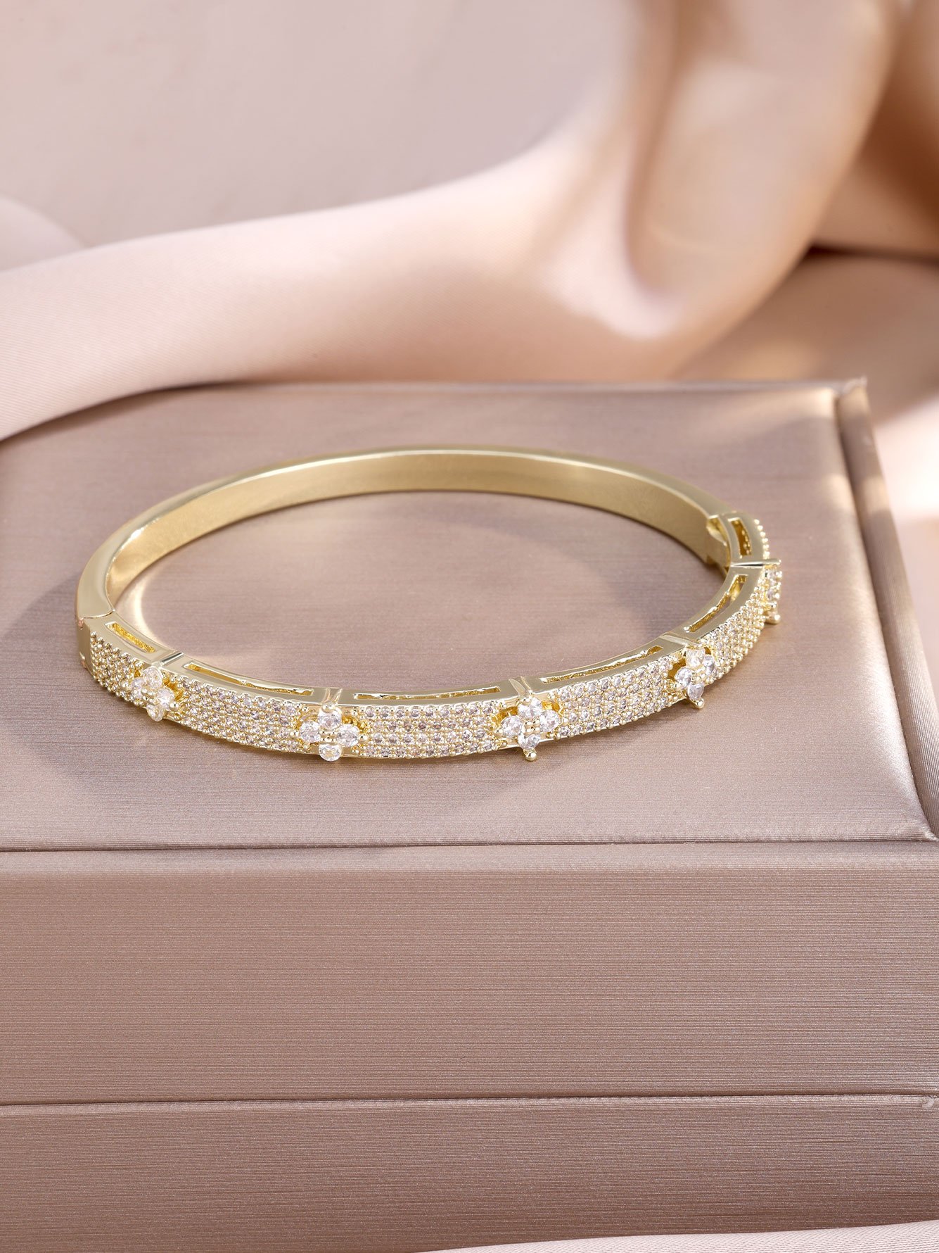 Set of 2 Gold Crystal Bangle-Style Bracelet