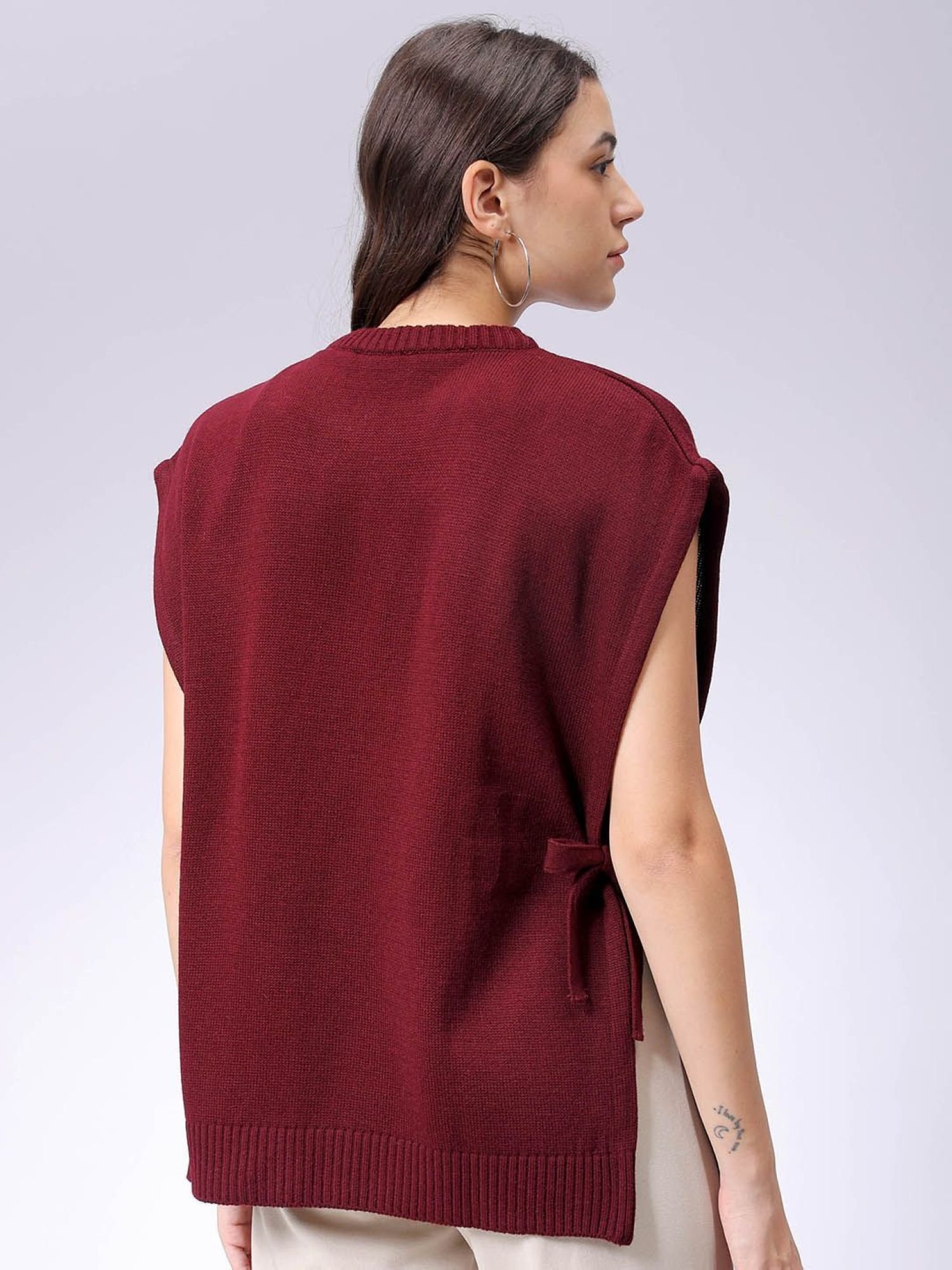 Red Solid Sleeveless Sweater 