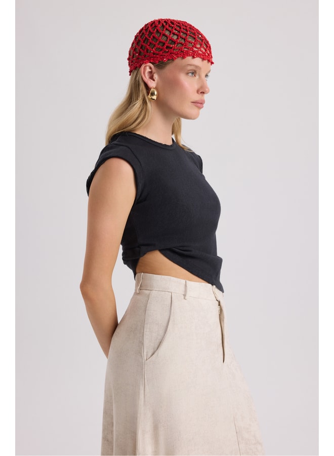 Black Solid Round Neck Fitted T-Shirt