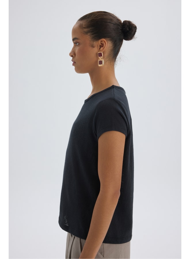 Black Solid Round Neck Fitted T-Shirt