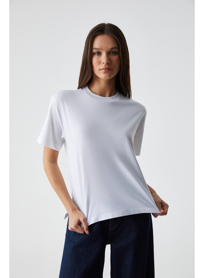 White Solid Round Neck Regular T-Shirt