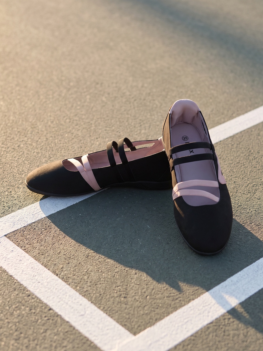 Panelled Elasticated Strap Sports Shoes