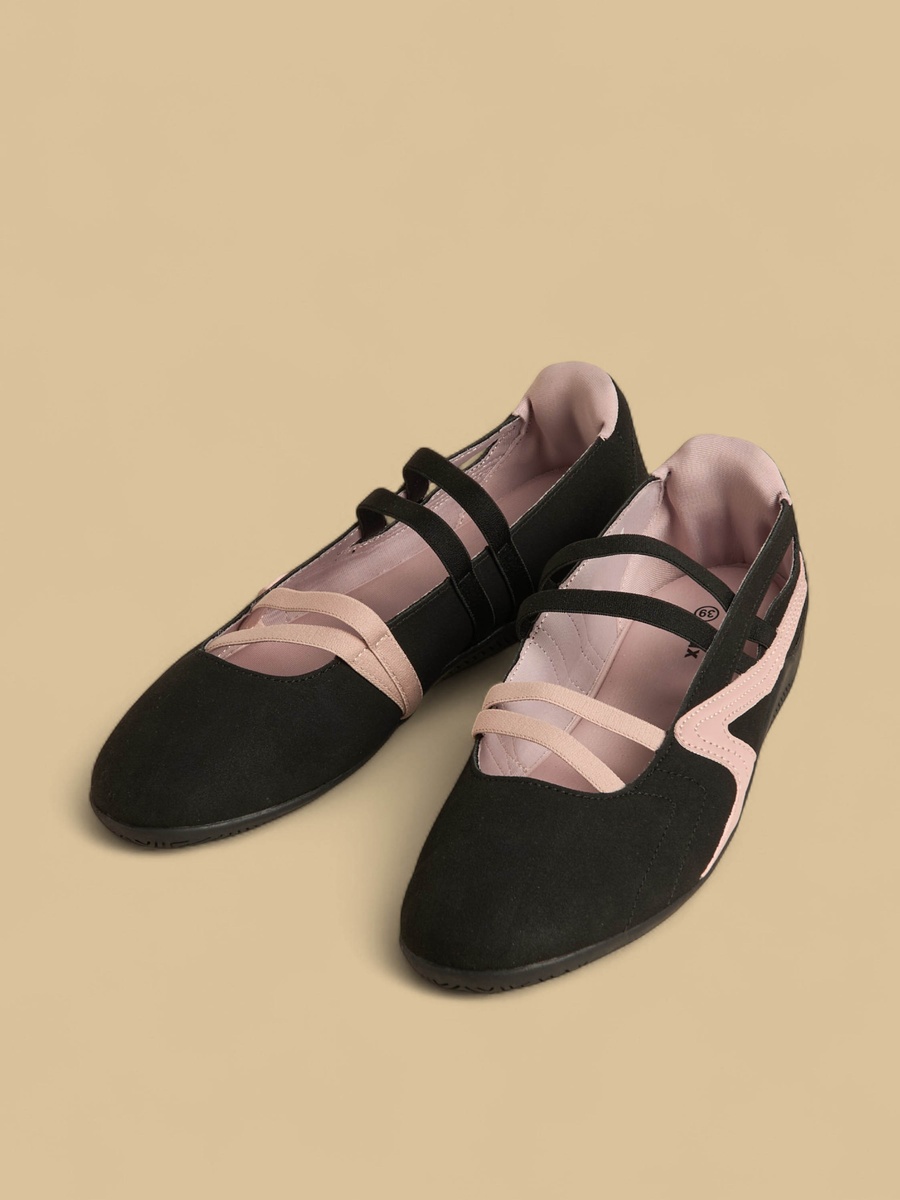 Panelled Elasticated Strap Sports Shoes