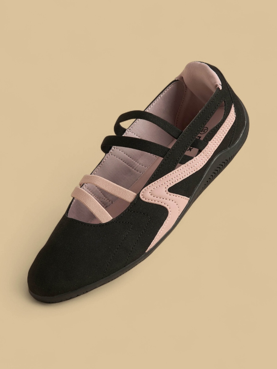 Panelled Elasticated Strap Sports Shoes