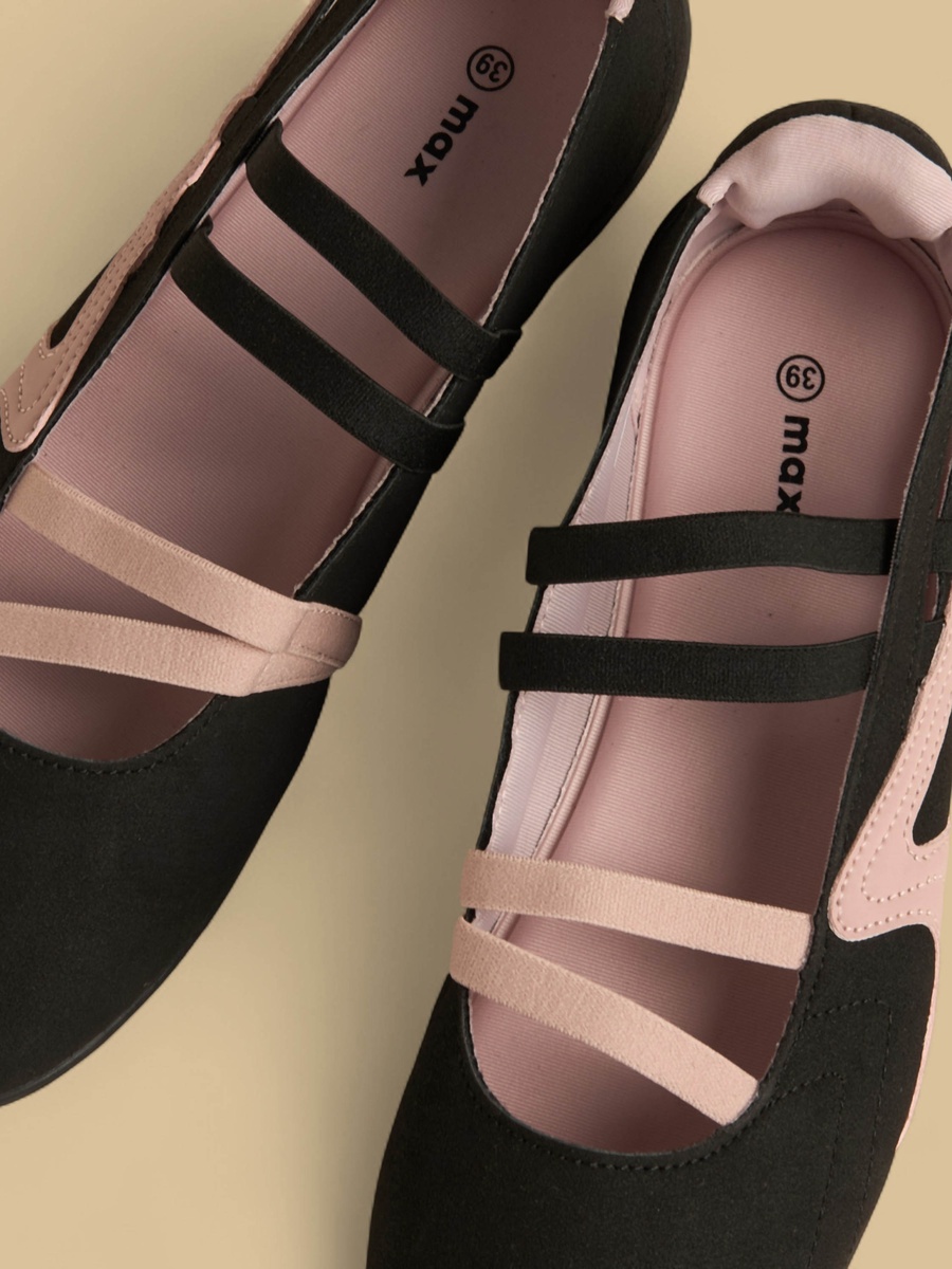 Panelled Elasticated Strap Sports Shoes