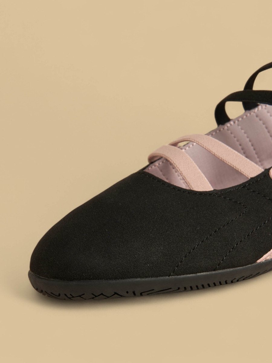 Panelled Elasticated Strap Sports Shoes