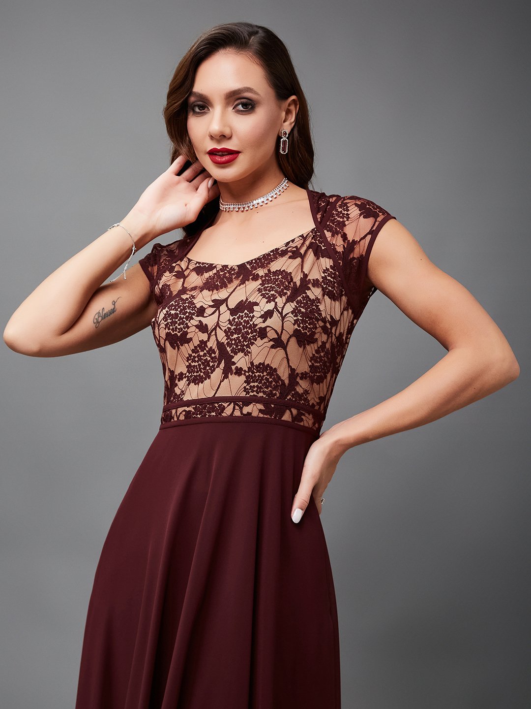 Maroon Lace A-Line Maxi Dress with Short Sleeves