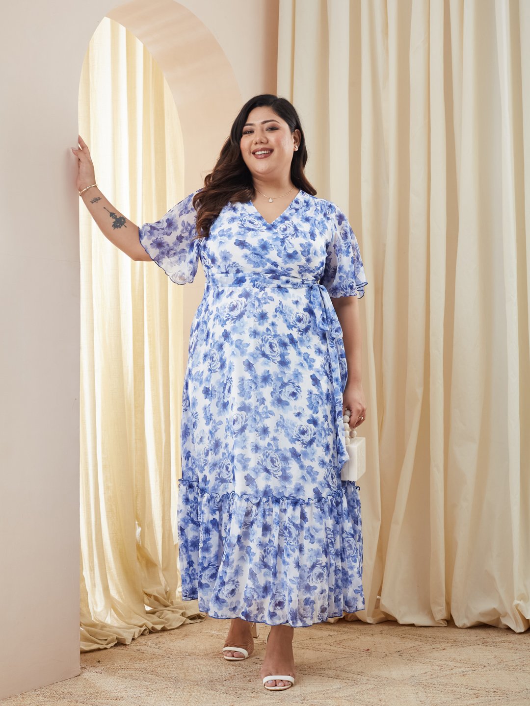 Floral Print V-Neck A-Line Midi Dress with Short Sleeves