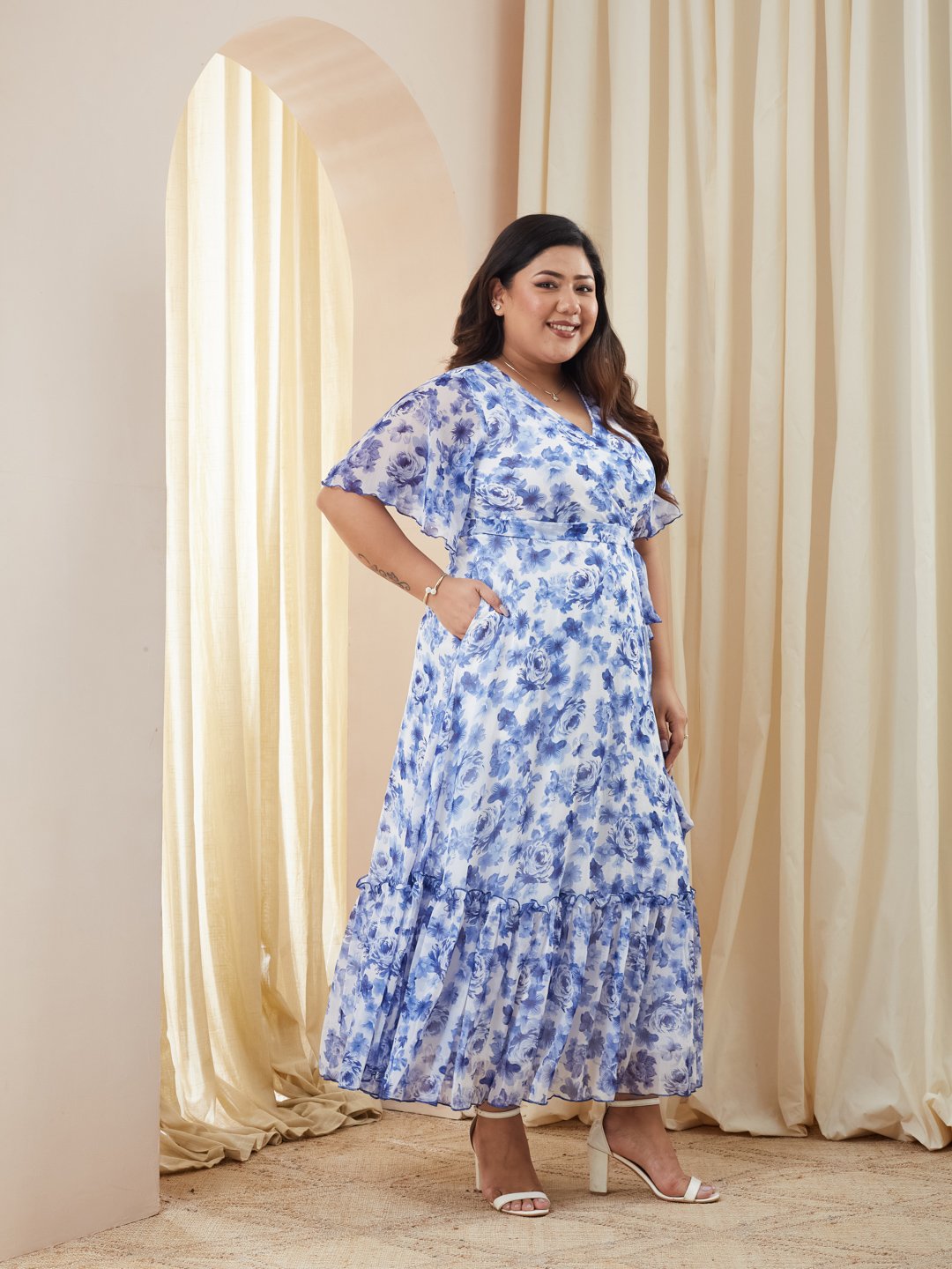 Floral Print V-Neck A-Line Midi Dress with Short Sleeves