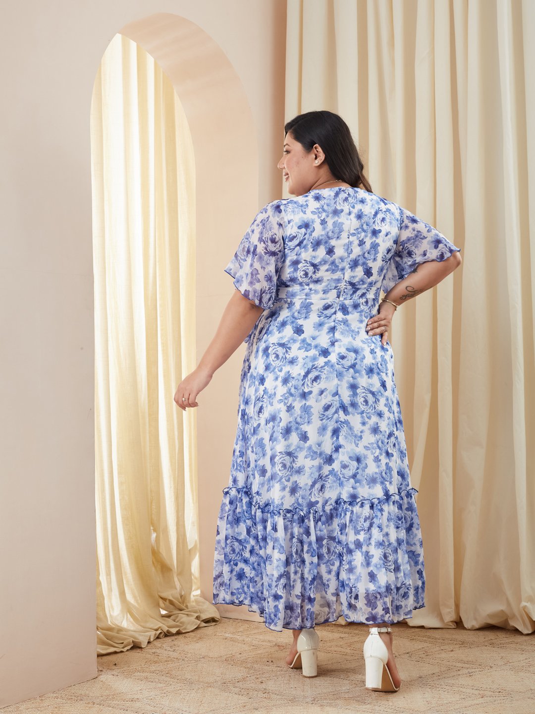 Floral Print V-Neck A-Line Midi Dress with Short Sleeves