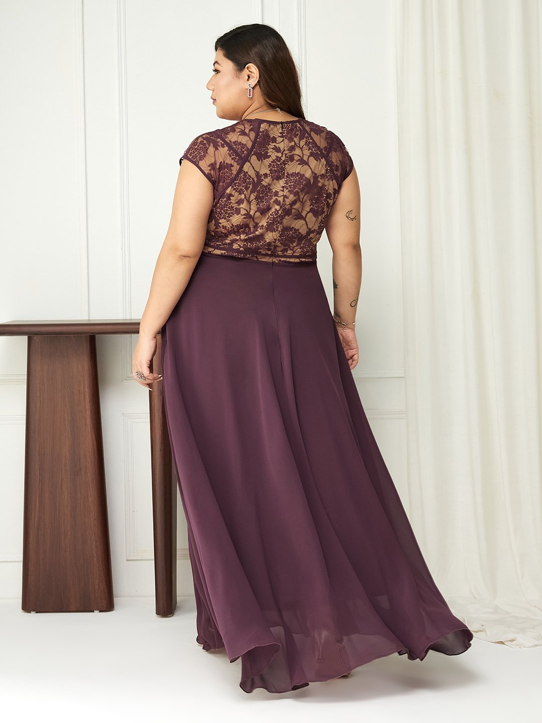 Burgundy Lace A-Line Maxi Dress with Short Sleeves