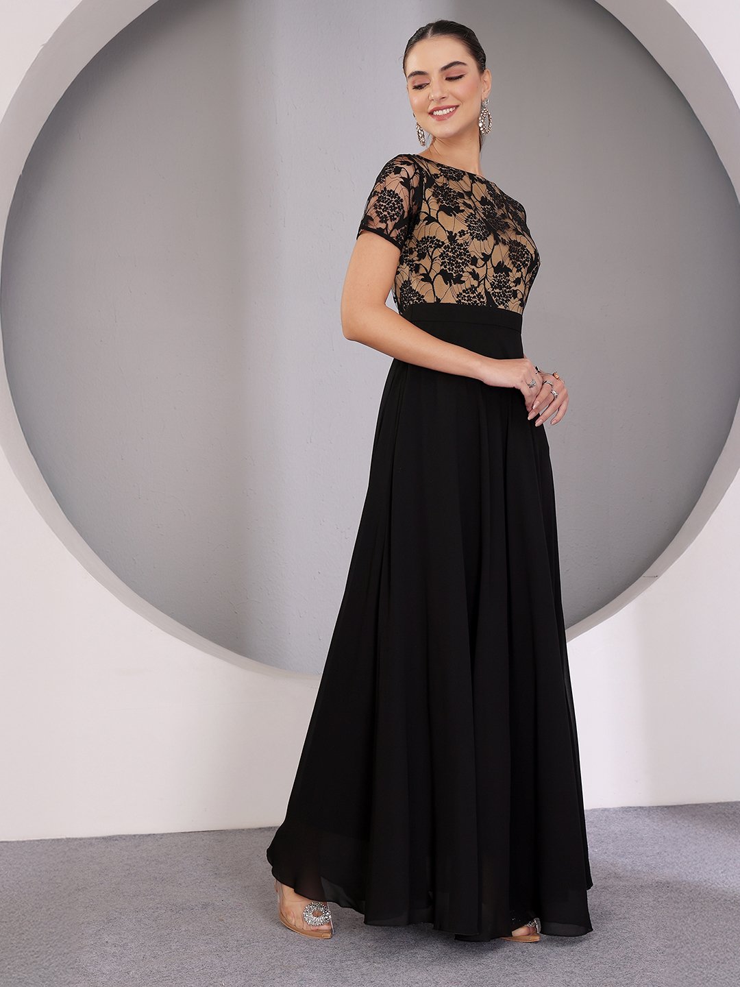 Black Lace A-Line Maxi Dress with Short Sleeves