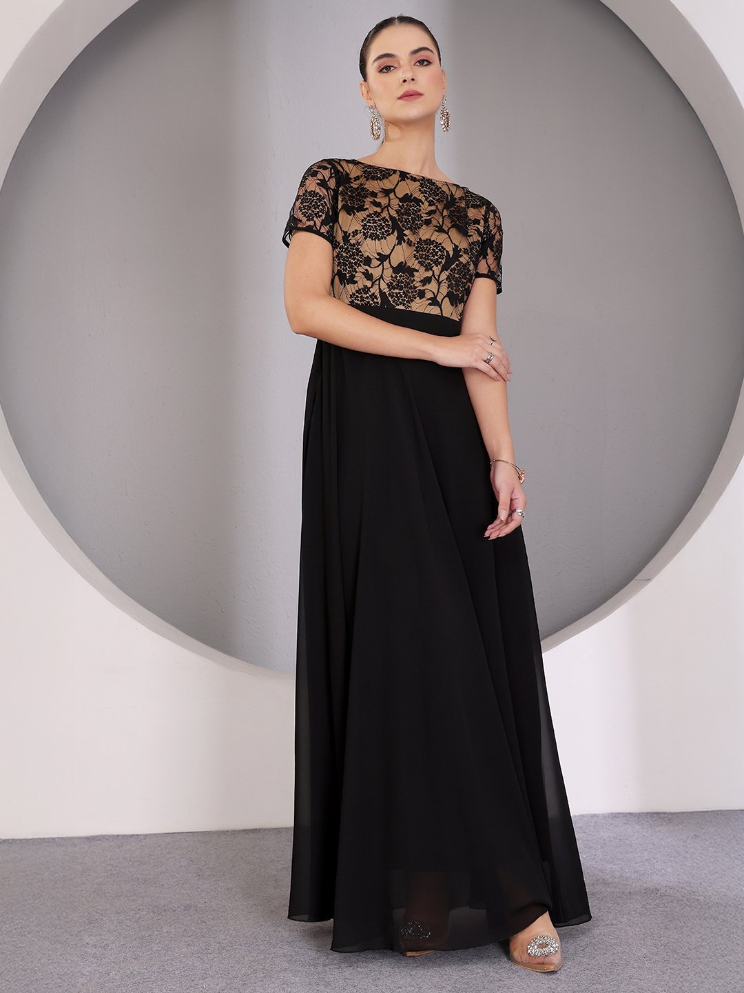 Black Lace A-Line Maxi Dress with Short Sleeves