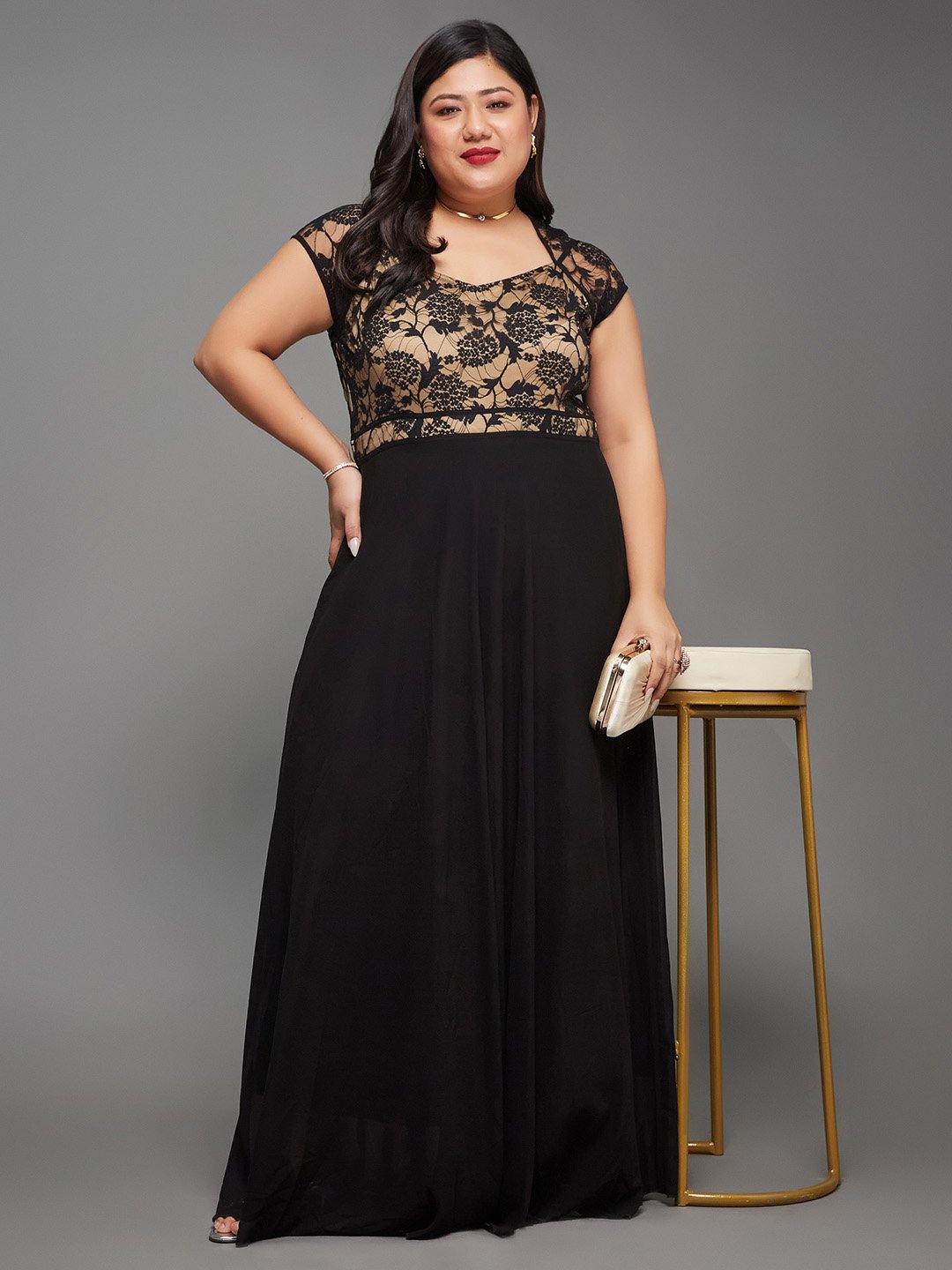 Black Lace A-Line Maxi Dress with Short Sleeves
