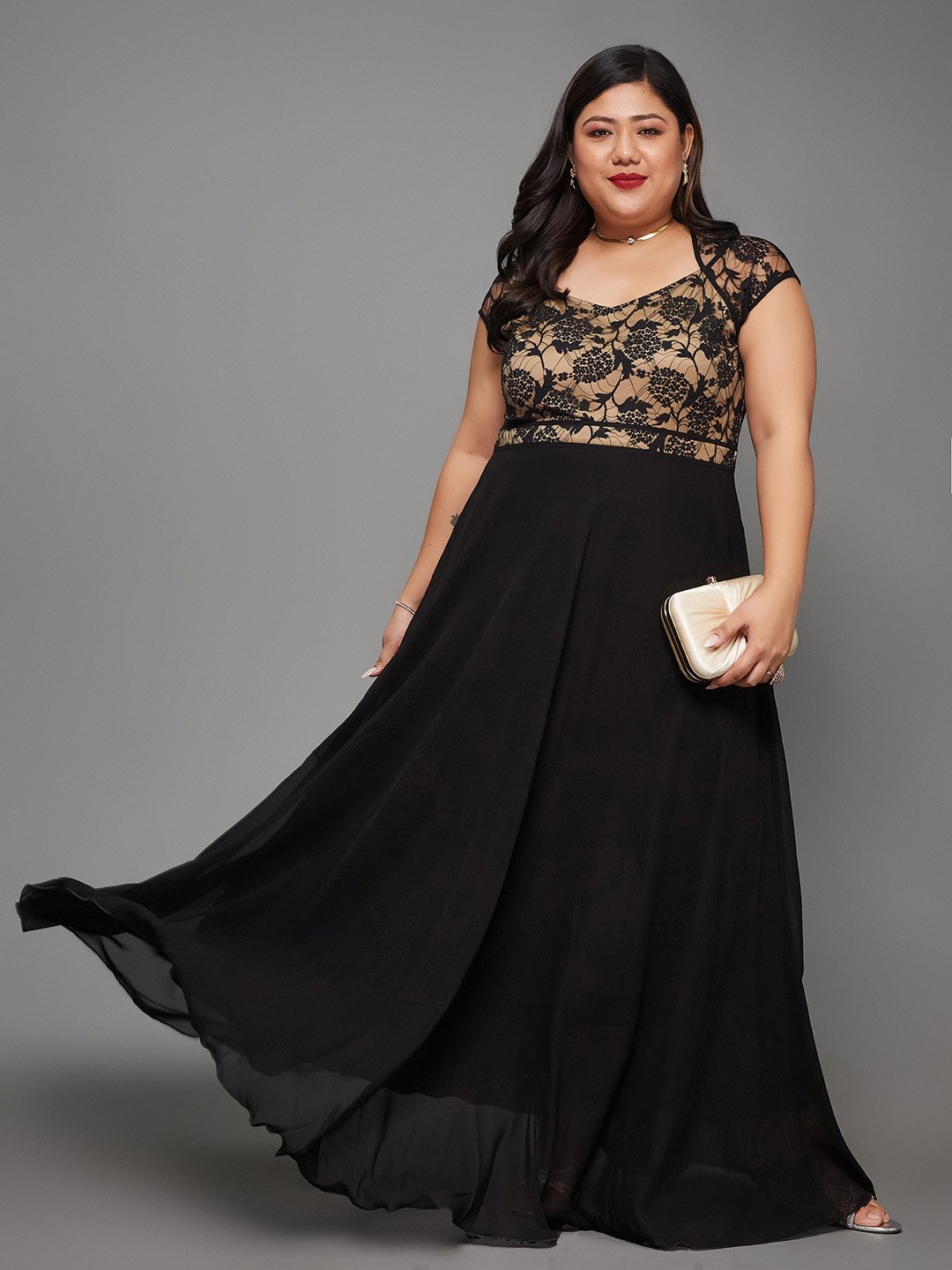Black Lace A-Line Maxi Dress with Short Sleeves