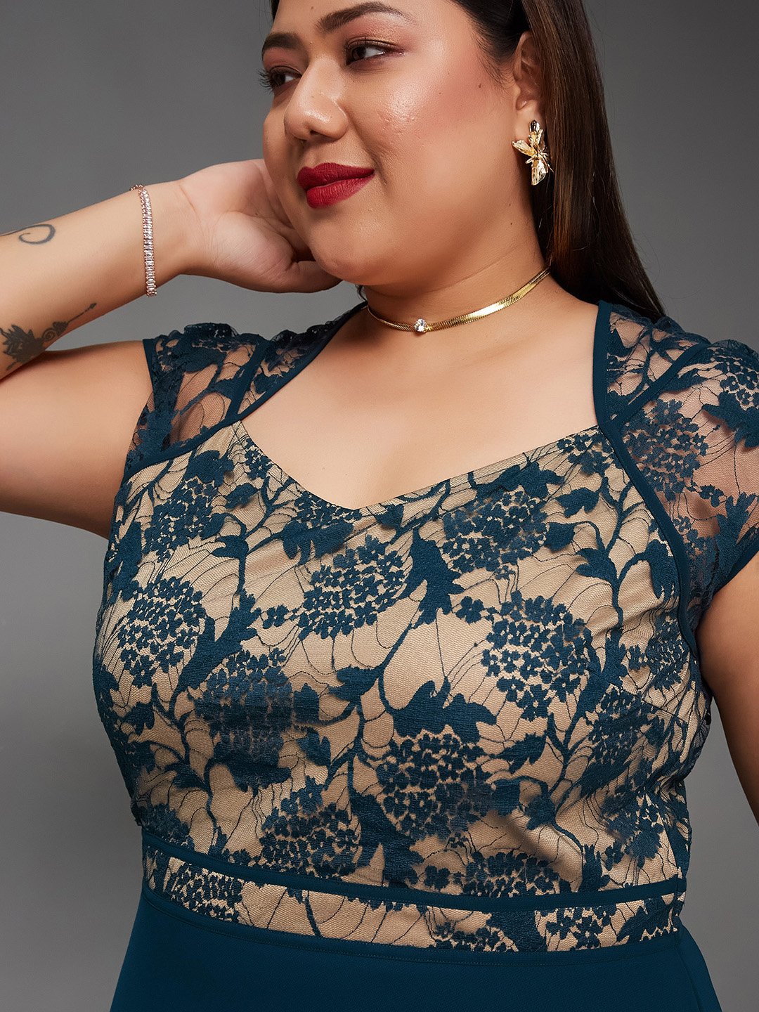 Teal A-Line Lace Overlay Maxi Dress with Short Sleeves