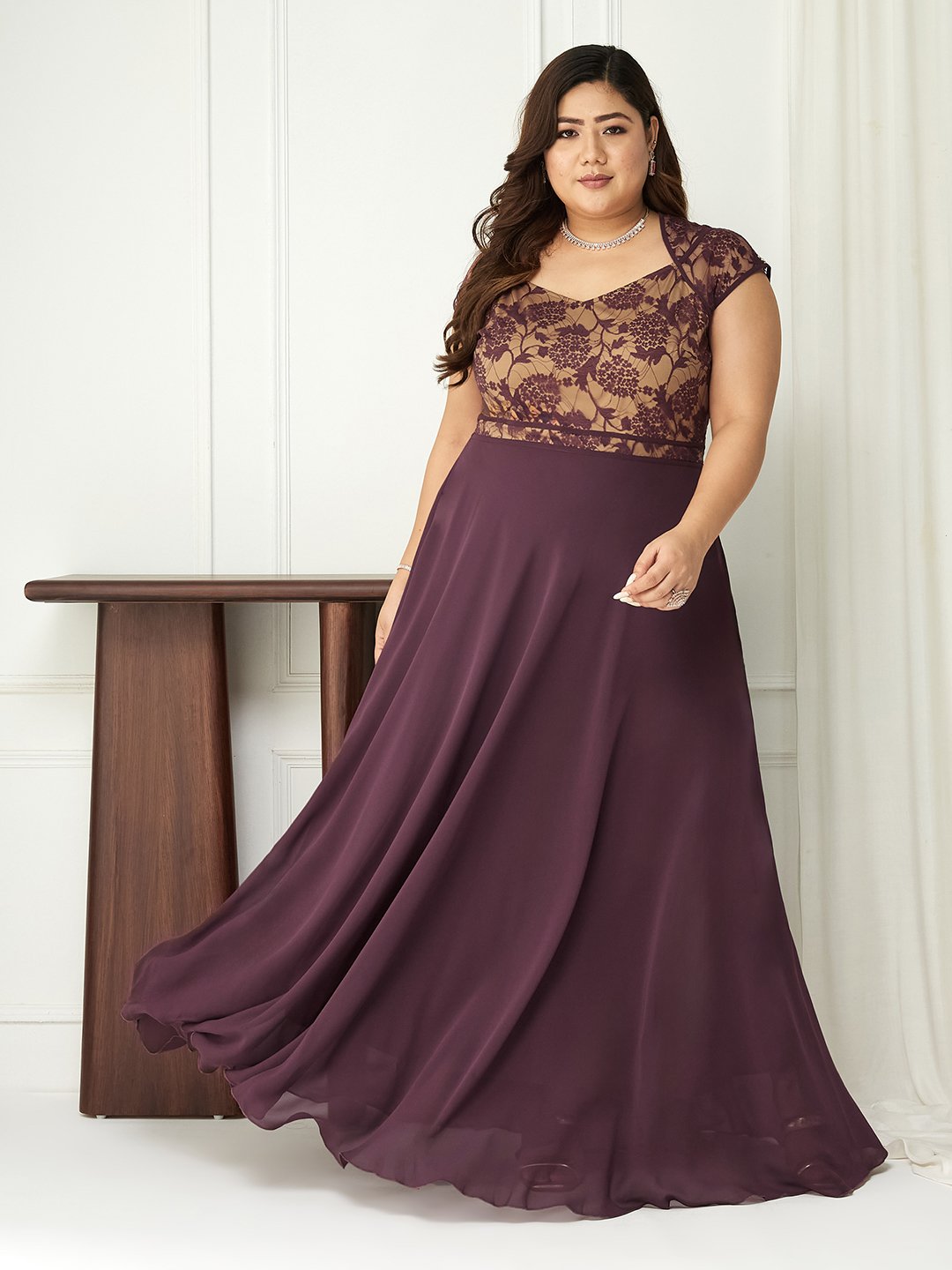 Burgundy Lace A-Line Maxi Dress with Short Sleeves